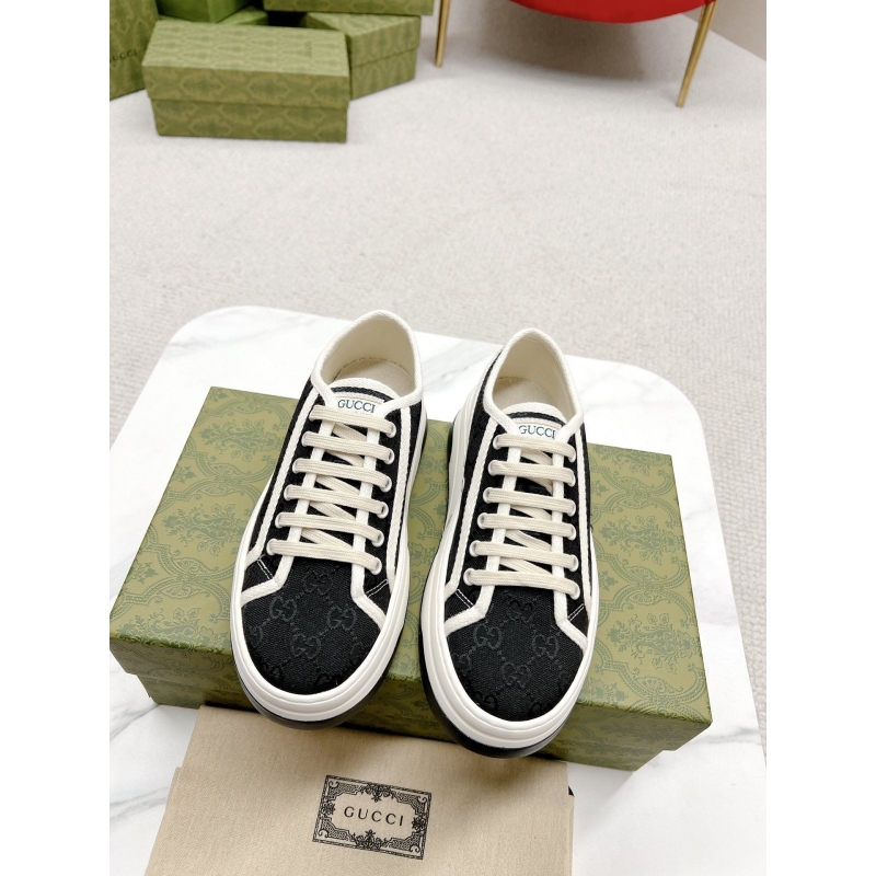 G*u*i casual shoes